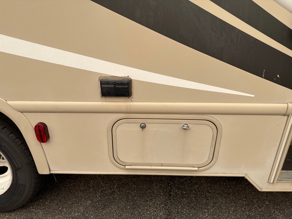 Used 2016 Ford E-450 and Econoline 450 Super Duty w/ Motorhome Prep Package RWD image 34