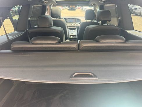 Used 2023 Mercedes-Benz GLS 580 4MATIC image 27