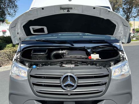 Used 2022 Mercedes-Benz Sprinter 2500 image 26