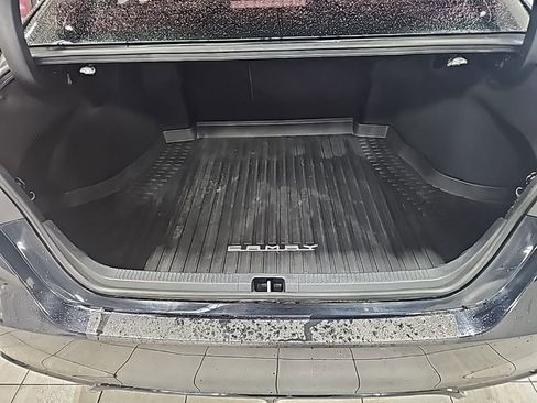 Used 2019 Toyota Camry SE image 30