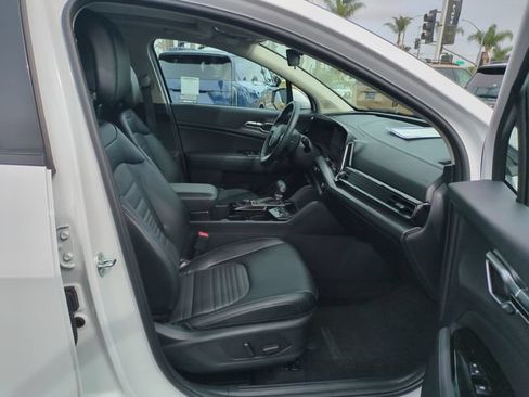 Certified 2025 Kia Sportage SX AWD/4WD image 31