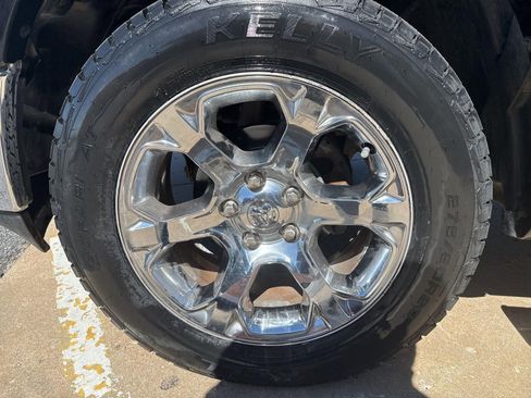 Used 2018 RAM 1500 Laramie w/ Convenience Group image 9