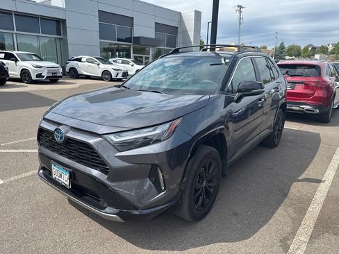 Used 2024 Toyota RAV4 XSE AWD/4WD image 4