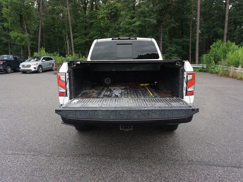 Used 2022 Nissan Titan PRO-4X w/ Pro-4x Convenience Package AWD/4WD image 13