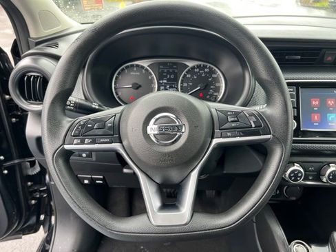 Used 2021 Nissan Kicks S FWD image 21