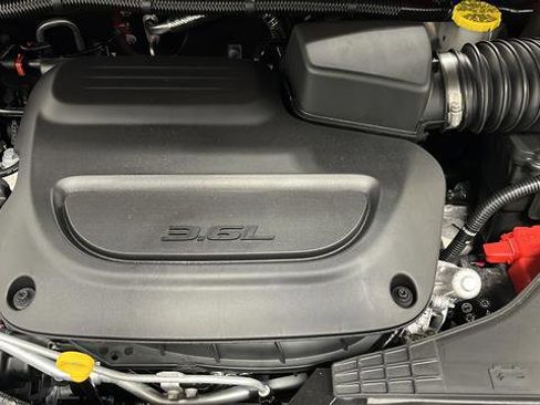 New 2026 Chrysler Pacifica Select image 36