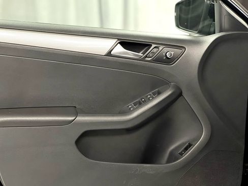 Used 2015 Volkswagen Jetta SE image 35