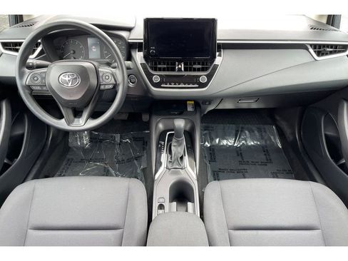 Used 2025 Toyota Corolla LE image 16