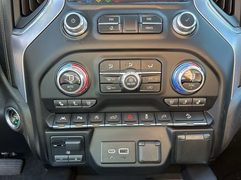 Used 2020 GMC Sierra 1500 SLT w/ SLT Premium Plus Package image 29