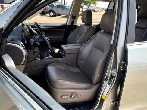 Used 2021 Lexus GX 460 Luxury w/ Accessory Package AWD/4WD image 8
