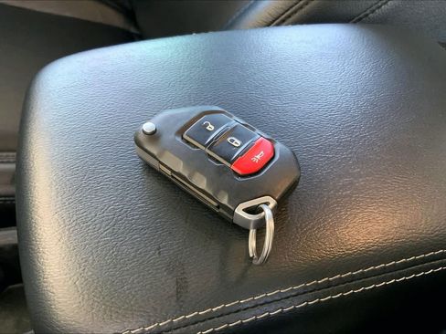 Used 2020 Jeep Wrangler Unlimited Sahara AWD/4WD image 15