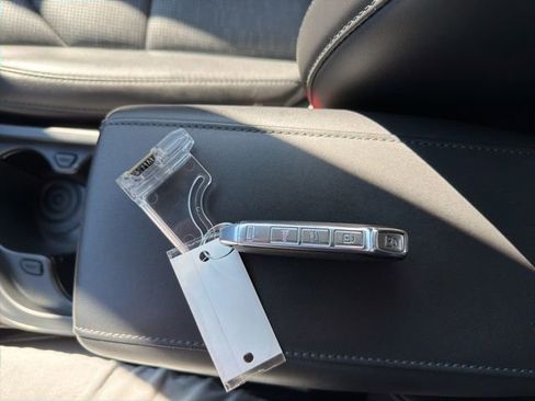 Certified 2023 Kia Niro Wave w/ Wave Preserve Package image 20