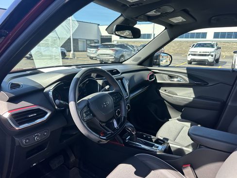 Used 2023 Chevrolet TrailBlazer RS w/ Convenience Package AWD/4WD image 12
