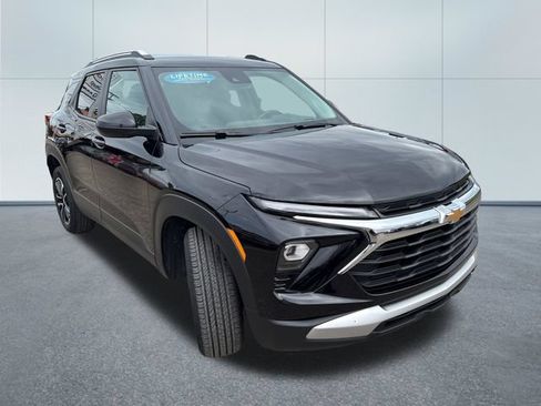 Used 2024 Chevrolet TrailBlazer LT w/ Convenience Package AWD/4WD image 5