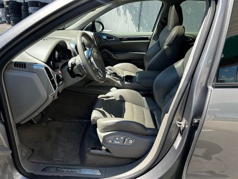 Used 2011 Porsche Cayenne S AWD/4WD image 16