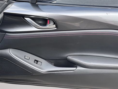 Used 2017 MAZDA MX-5 Miata RF Grand Touring image 30