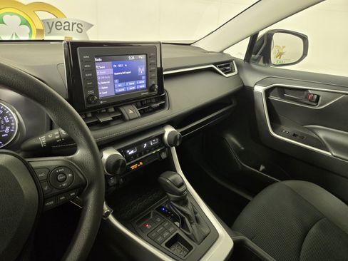 Used 2022 Toyota RAV4 LE AWD/4WD image 23