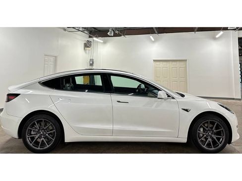 Used 2020 Tesla Model 3 Standard Range Plus RWD image 9