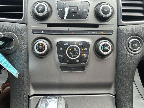 Used 2016 Ford Taurus SEL FWD image 24