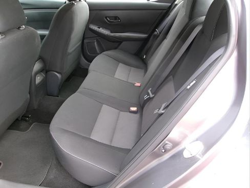 Used 2024 Nissan Sentra SV FWD image 9