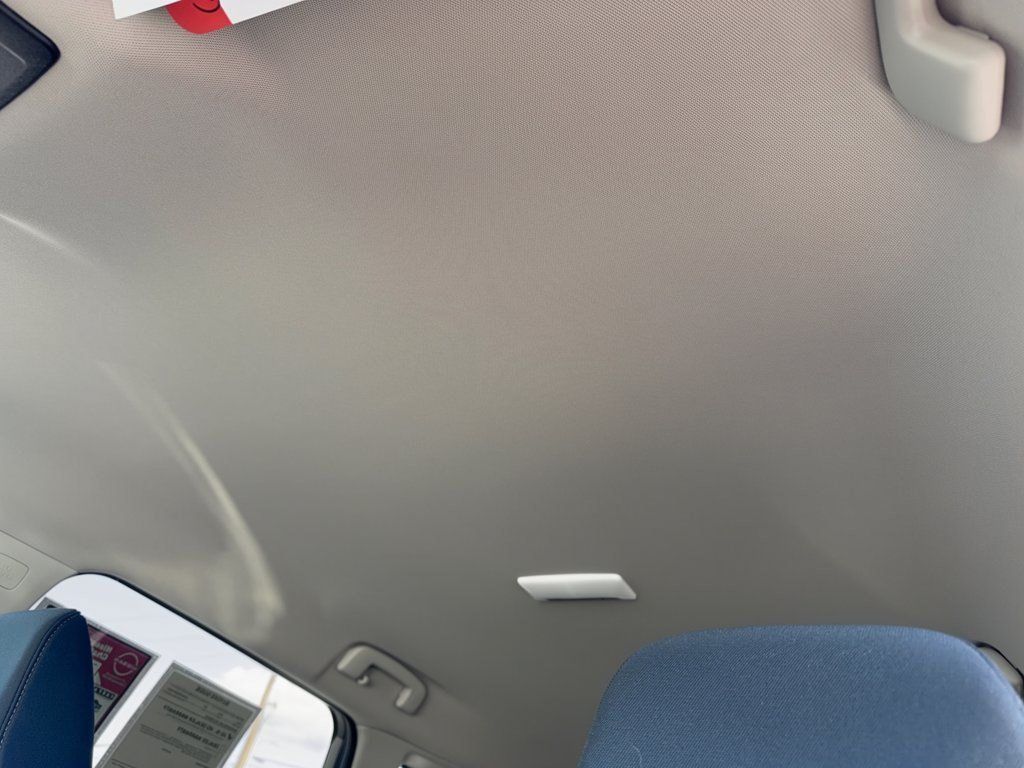 Certified 2025 Nissan Rogue SV FWD image 31