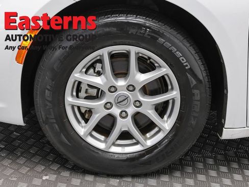 Used 2023 Chrysler Pacifica Touring-L FWD image 33