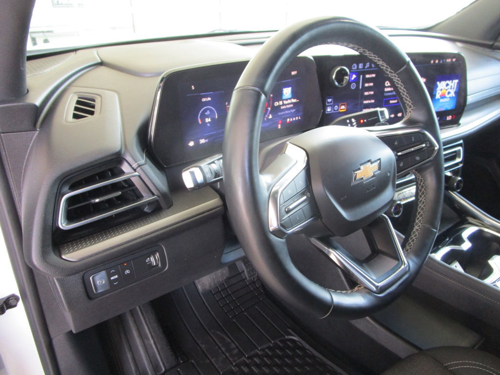 Used 2025 Chevrolet Traverse LT FWD image 21
