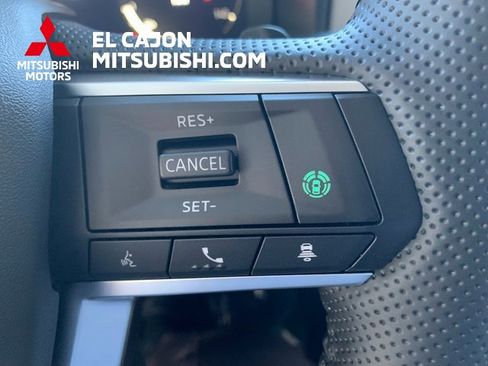 New 2026 Mitsubishi Outlander SE image 18