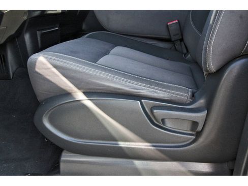 Used 2022 Nissan Titan SV AWD/4WD image 27