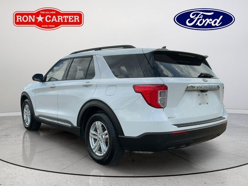 Used 2021 Ford Explorer XLT RWD image 4