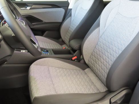 New 2025 Volkswagen Tiguan S image 12