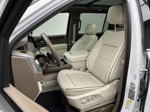 Certified 2025 GMC Yukon XL Denali w/ Sun & Power Step Package AWD/4WD image 10