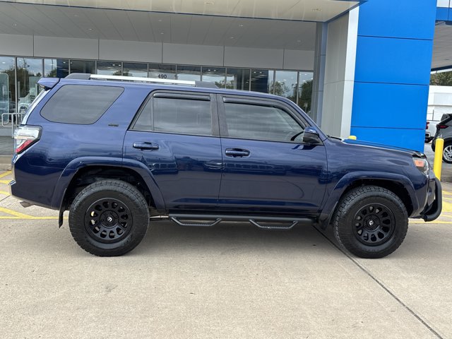 Used 2020 Toyota 4Runner SR5 AWD/4WD image 2