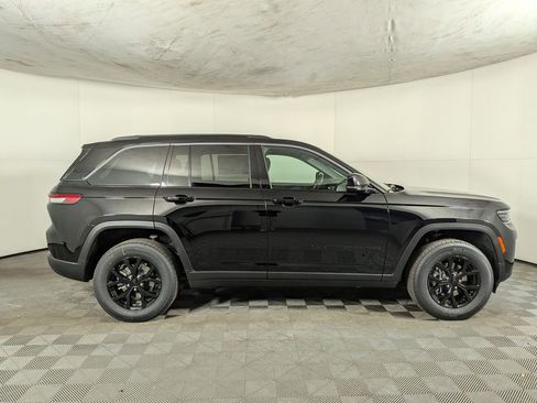 New 2026 Jeep Grand Cherokee Altitude AWD/4WD image 6