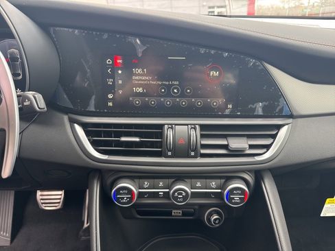 New 2025 Alfa Romeo Giulia AWD w/ Driving Assist Package image 15