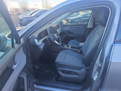 New 2026 Volkswagen Tiguan SE image 13