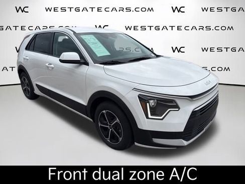 Used 2025 Kia Niro LX image 4