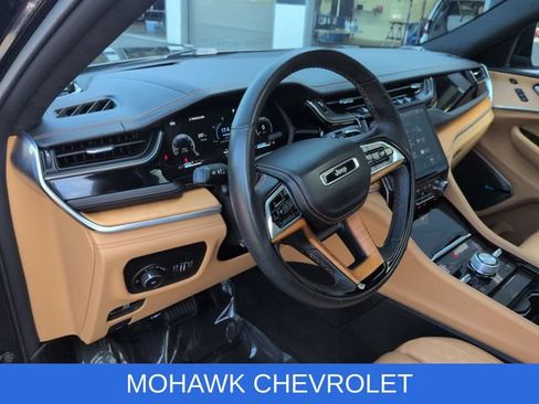 Used 2023 Jeep Grand Cherokee L Summit AWD/4WD image 10