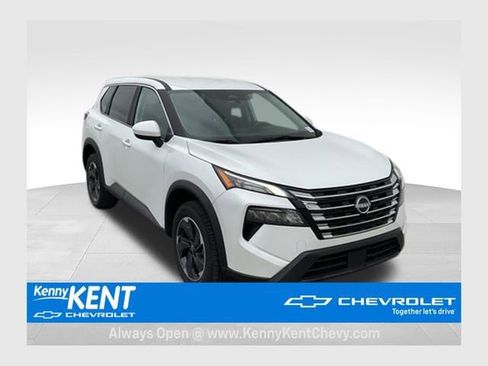 Used 2025 Nissan Rogue SV FWD image 1
