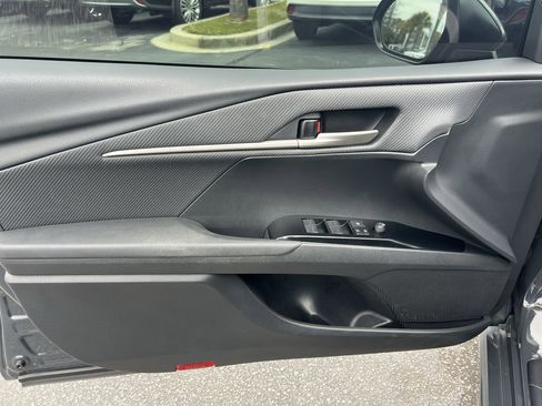 Used 2025 Toyota Camry SE w/ Convenience Package image 14