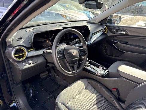 Used 2024 Chevrolet Trax LT image 17