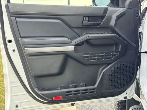 Used 2025 Toyota Tacoma SR5 image 14