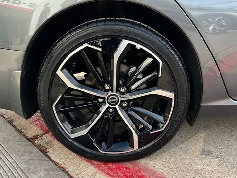 Used 2025 Nissan Altima 2.5 SR image 9