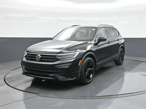 Used 2023 Volkswagen Tiguan SE R-Line FWD image 3