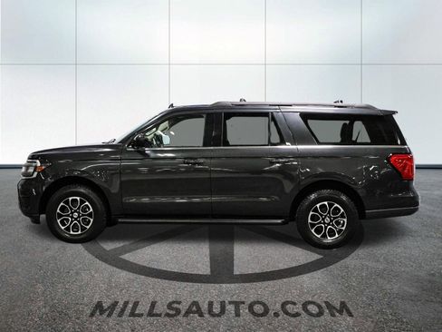 Certified 2024 Ford Expedition Max XLT image 3