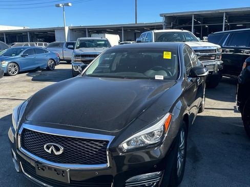 Used 2019 INFINITI Q70 Luxe RWD image 1