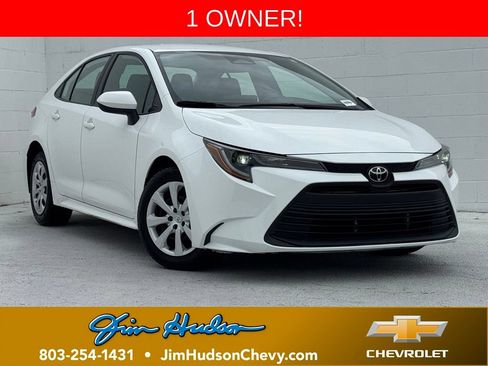 Used 2024 Toyota Corolla LE FWD image 1
