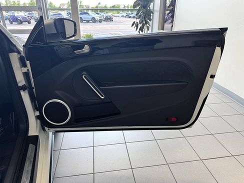 Used 2017 Volkswagen Beetle 1.8T Dune FWD image 18