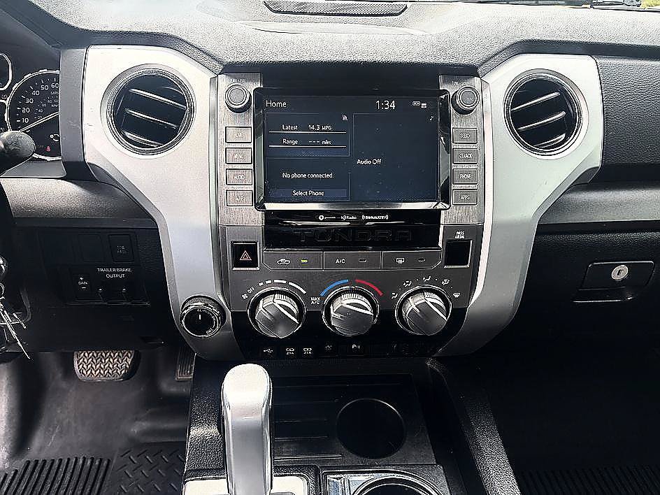 Used 2020 Toyota Tundra SR5 w/ SR5 Convenience Package AWD/4WD image 18