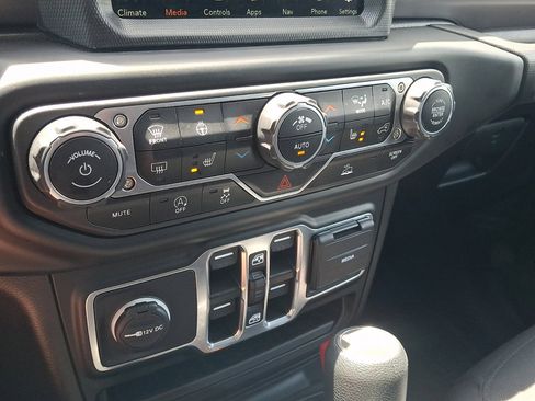 Used 2023 Jeep Gladiator Sport AWD/4WD image 29